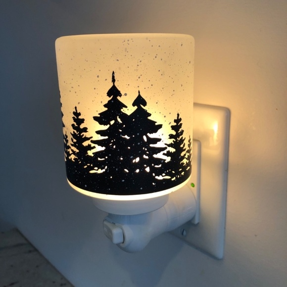 Scentsy WILDLIFE Mini Plug In Wax Warmer Lighted Frosted Glass Winter Deer Trees - Picture 6 of 16